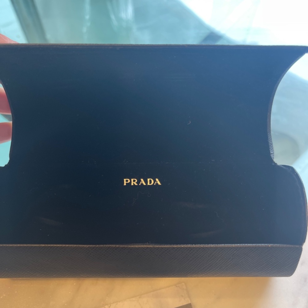 Prada case - Picture 2 of 2